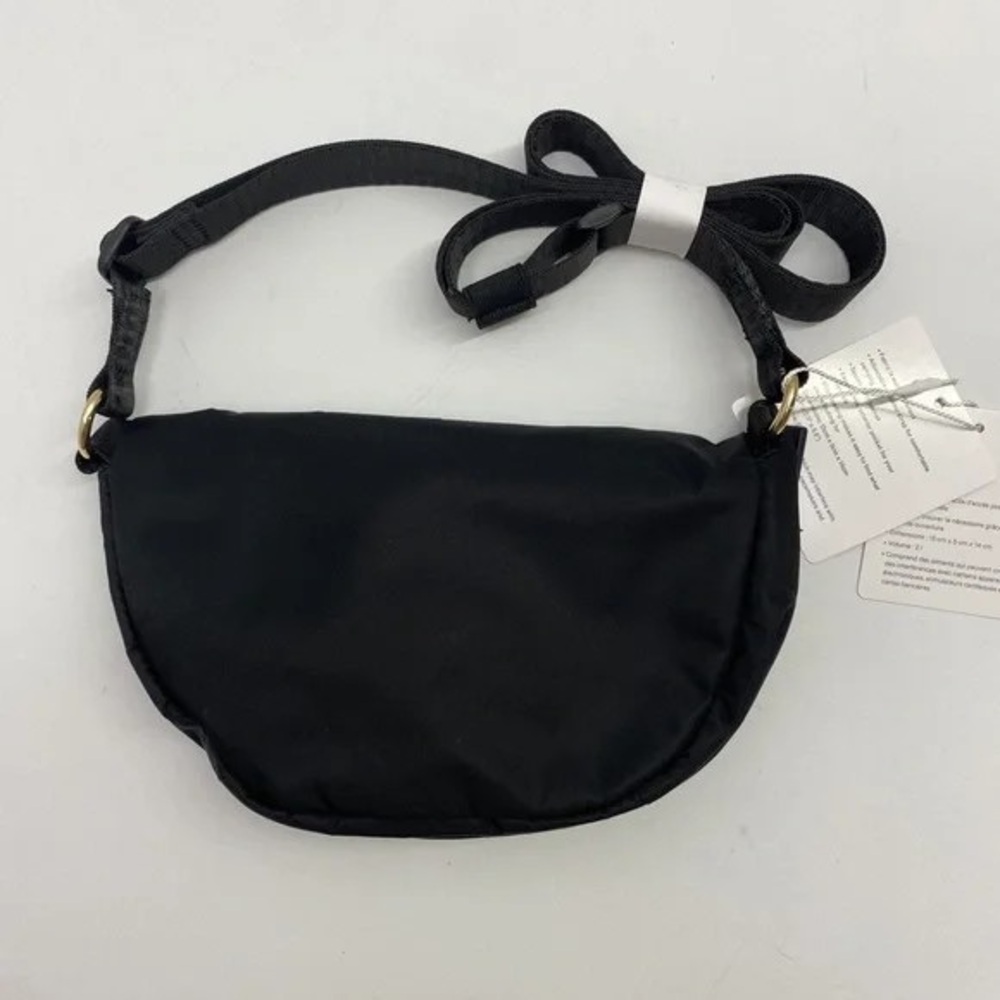 💼Lululemon - All Night Festival Bag - Micro 2L - Black/Gold - Picture 5 of 5
